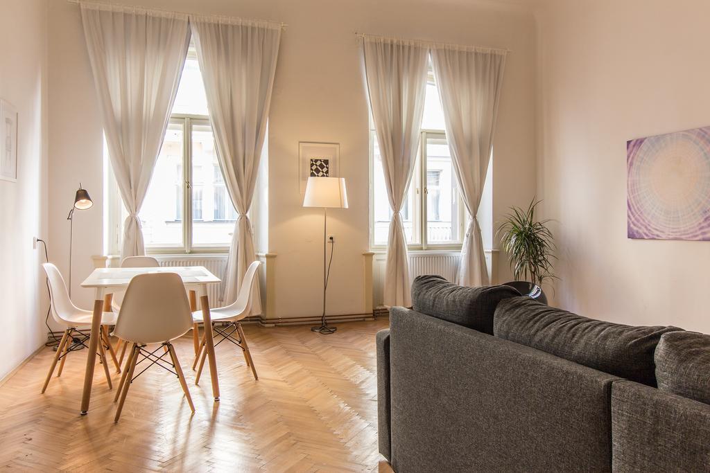 Mighty Prague Apartments Truhlarska ภายนอก รูปภาพ