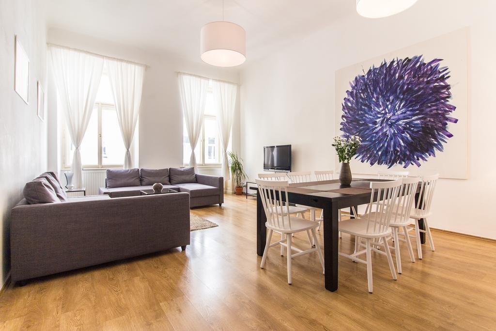 Mighty Prague Apartments Truhlarska ภายนอก รูปภาพ